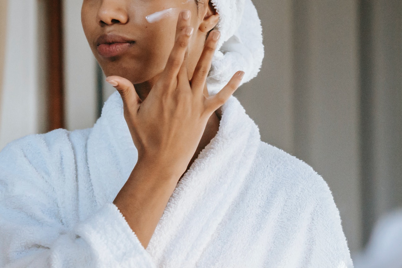 woman doing skincare